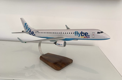Atemberaubende große 46 cm lange Embraer 190-200 Flybe Modell von Desktop Display Models