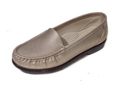 SAS SIMPLIFY shoes Gold loafer slip on textured women's sz 6 M