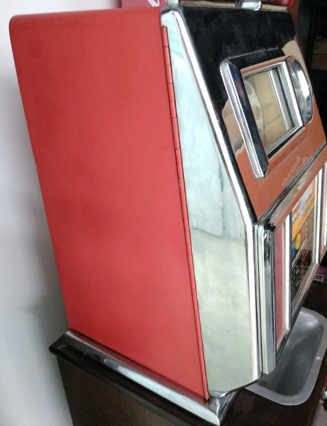 Harvey's Wagon Wheel 5 Cent Slot Machine With Stand Vintage Has Issues