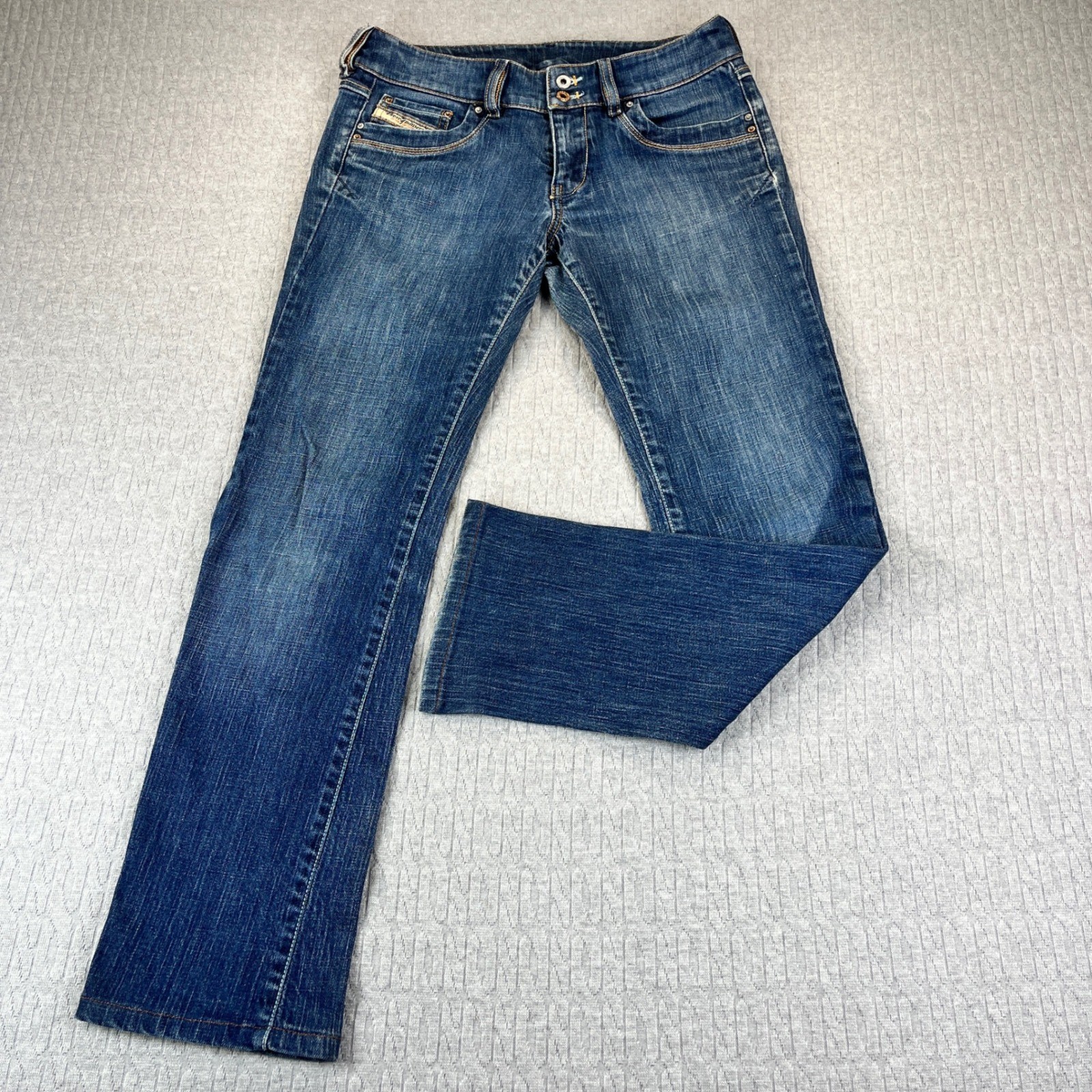 Diesel Industry slight boot cut Jeans Women 28/27X28 low rise medium wash