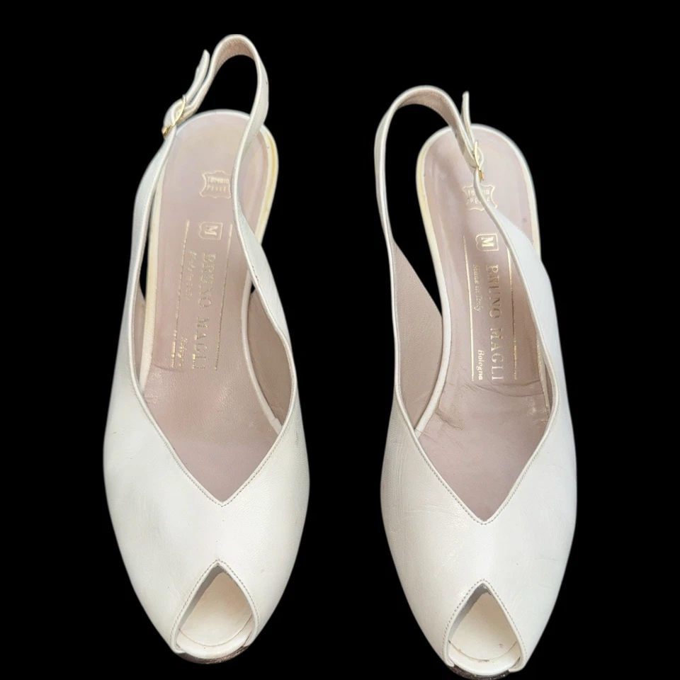 Precioso tacón de cuero italiano blanco vintage de los años 70 Bruno Magli talla 8,5 Foto 3 de 4
