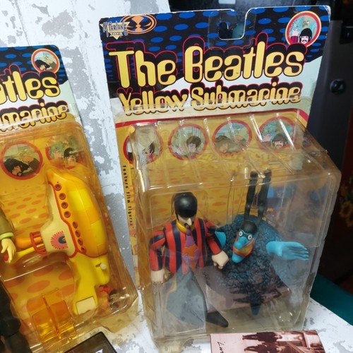 BEATLES YELLOW SUBMARINE SET All 4 Action Figures + Record, VHS, DVD, & Cassette - Picture 5 of 24