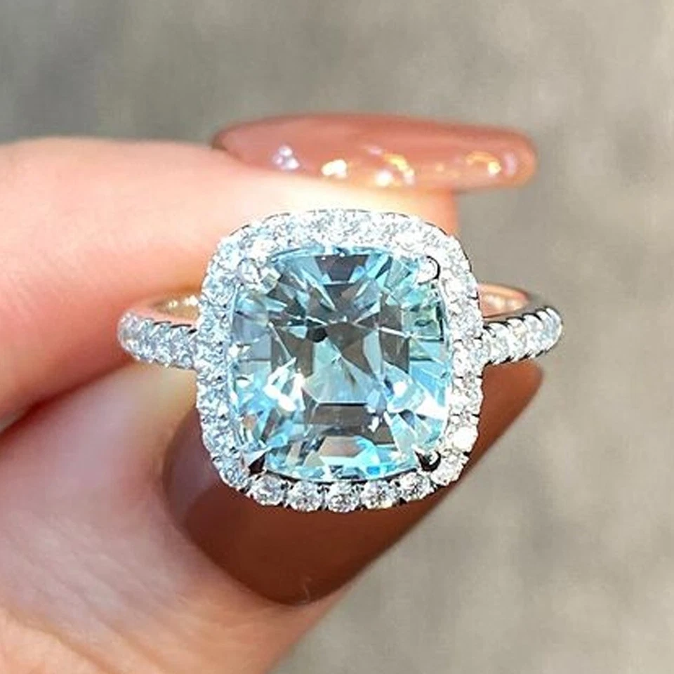 Anillo de compromiso con halo de turmalina azul natural corte cojín 3,57 TCW oro blanco de 9 quilates Foto 4 de 4