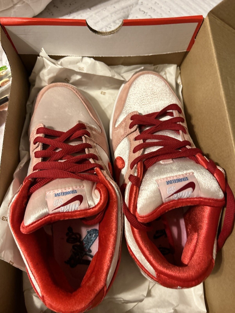 Size 8 - Nike Dunk Low SB x StrangeLove Valentines Day Size 8 - Nike Dunk Low SB x StrangeLove Valentines Day