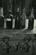 1988 Press Photo Prohibition-Bottles on Carved Mahogany Bar with Antique Tap