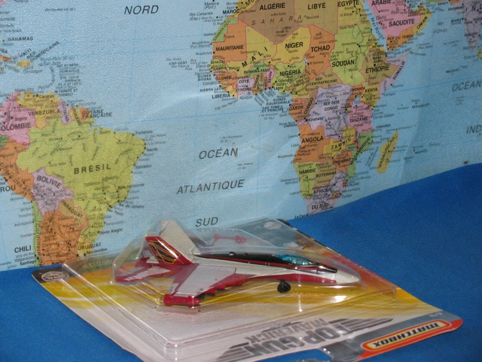 MATCHBOX MBX TOP GUN BOEING F/A-18 SUPER HORNET ROOSTER MAVERICK #8/13 BRAND NEW - Image 2 of 4