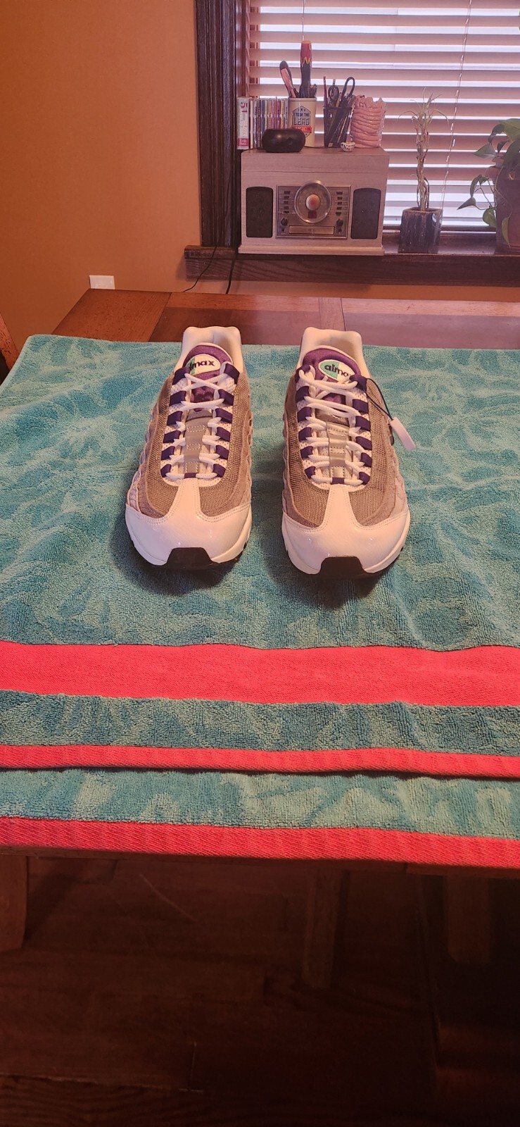 Picture 1 of 8