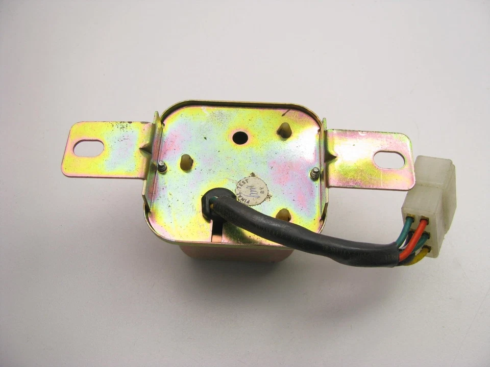 Регулятор напряжения Iapco Q-1720-004 для 1972-77 Datsun 610 710 1,8 л 2,0 л - Изображение 2 из 4