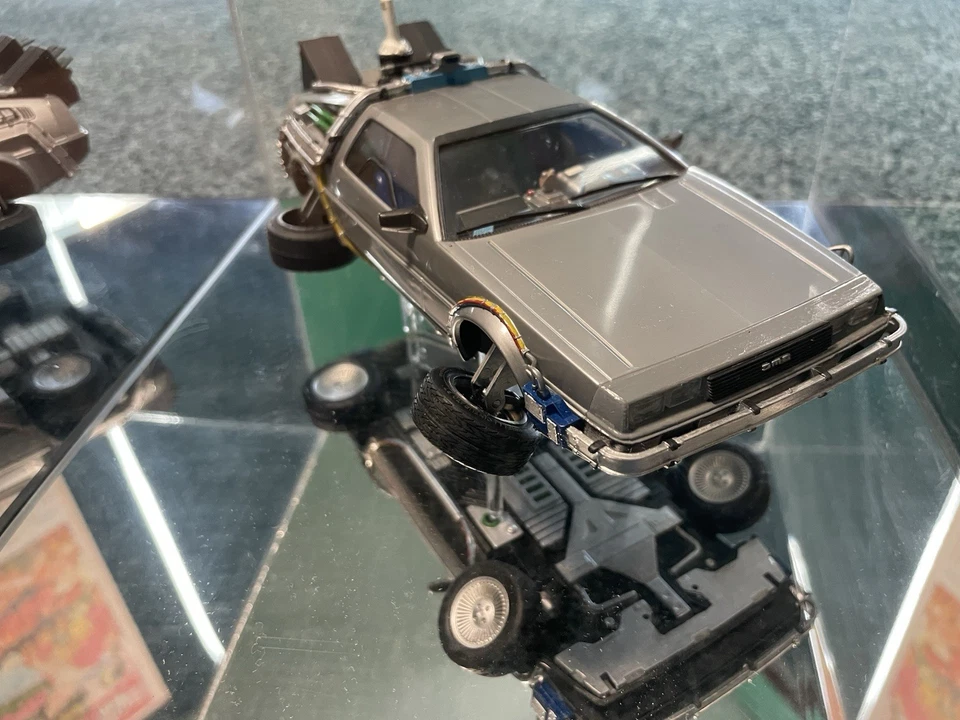 Modelo DeLorean Time Machine Regreso al Futuro - Modo Hover/Drive Convertible Foto 4 de 4