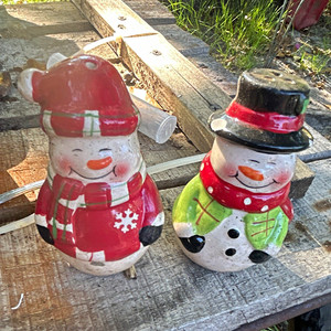 Hand-Painted Ceramic Snowman Salt & Pepper Shaker Set, 2-Piece Christmas