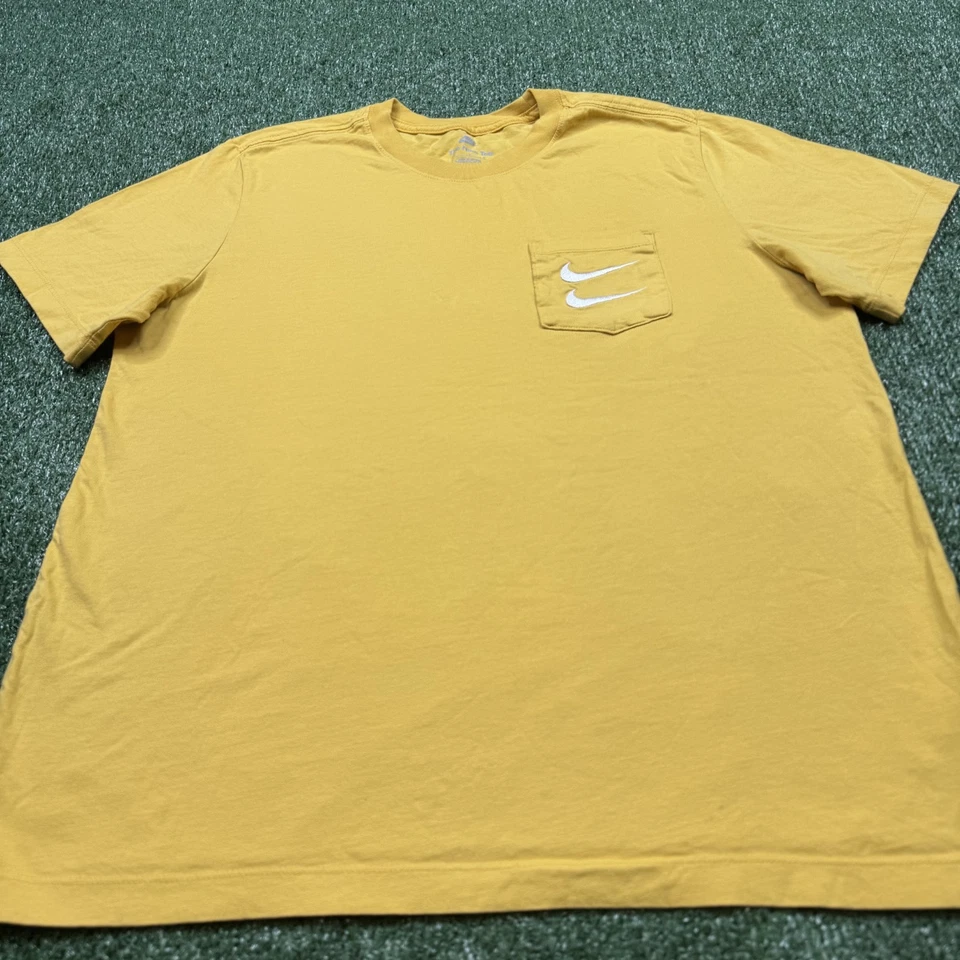 Camiseta Nike Bolsillo Para Hombre Talla L Amarilla Manga Corta Rendimiento Doble Swoosh Foto 3 de 4