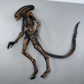 NECA ALIENS 3 VIDEO GAME SERIES DOG ALIEN XENOMORPH NES ACTION FIGURE V PREDATOR