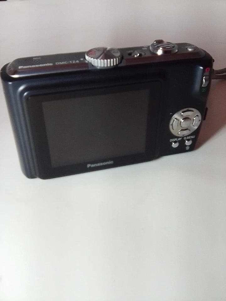 Panasonic Lumix DMC-TZ4 Leica digital camera - Image 2 of 4