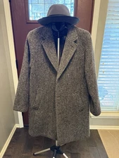 J Crew Ludlow Irish Wool Topcoat / Car Coat 42R.  Warm And Soft Wool Herringbone