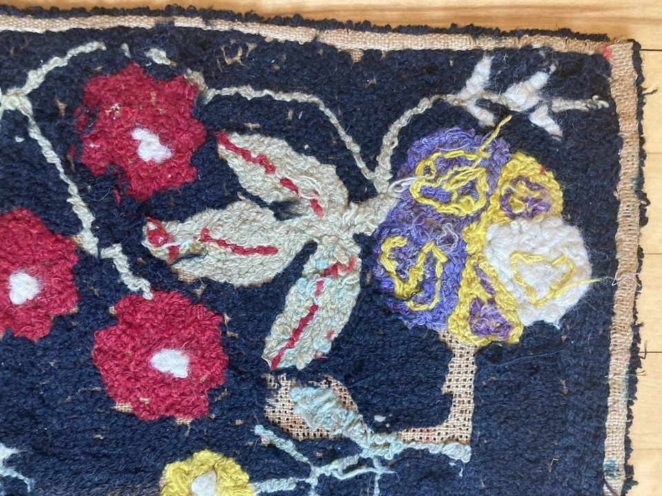 Antigua alfombra americana primitiva decorada floral vintage 36" x 19" Foto 4 de 4