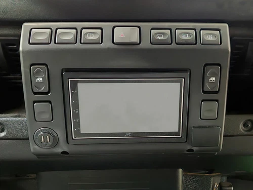 Land Rover Defender TD5 Double Din Console in Black 2002-2007 DA2898