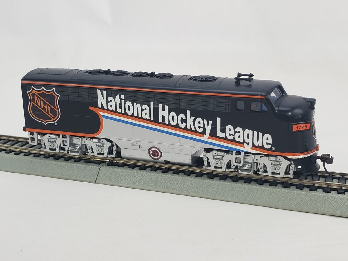 海外切手コレクション　Trains 汽車 Bradford Exchange Hawthorne Village NHL Original Six Express Train