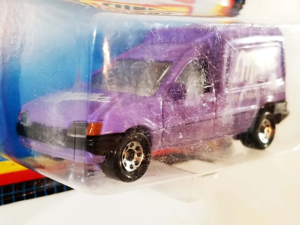 Matchbox Ford Courier Milka Chocolate / 1992 / MB 38 / Cartão curto raro grade azul - Imagem 4 de 4