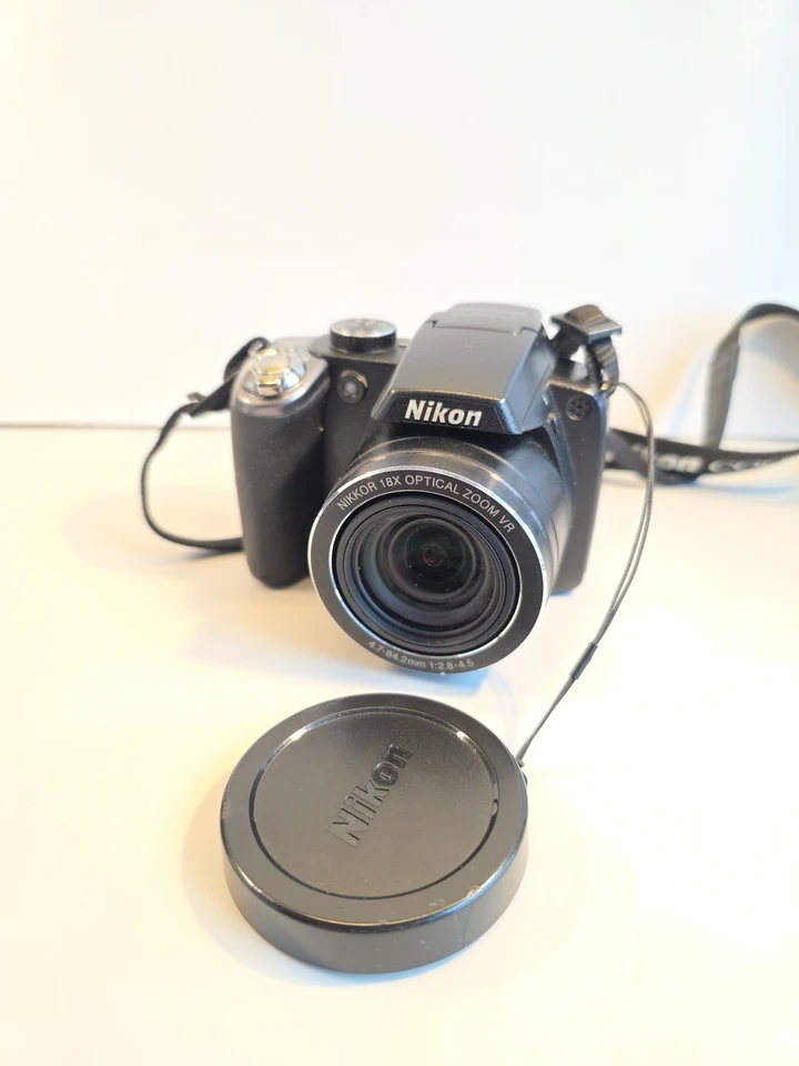 Nikon Coolpix P80 Kompaktkamera Digitalkamera Camera Kamera Digicam