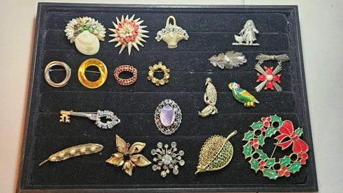 Lot Of 19 Vintage Costume Jewelry Pins- Brooches