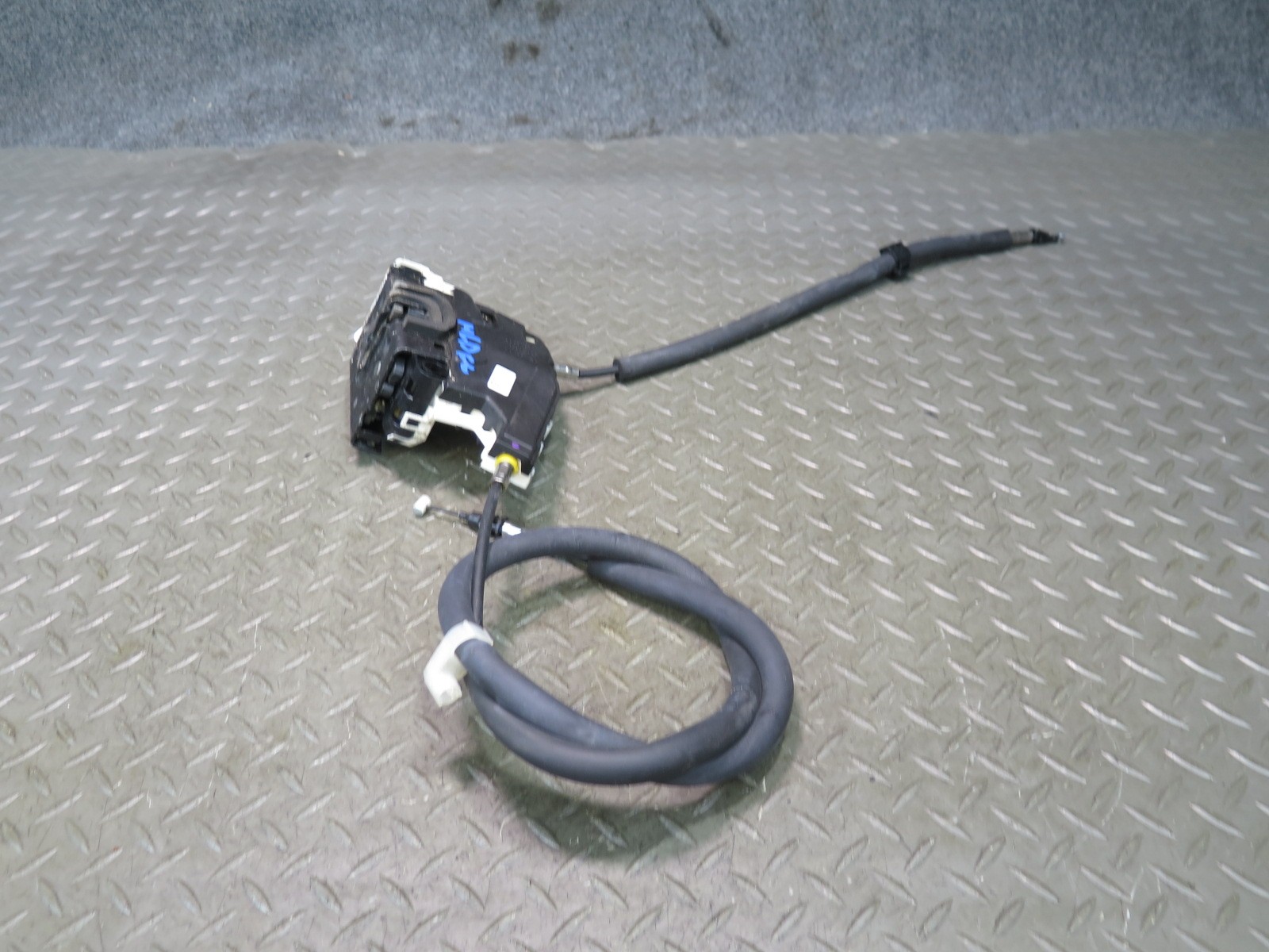2017-2020 MASERATI LEVANTE M161 FRONT LEFT DOOR LOCK LATCH ACTUATOR 670101183