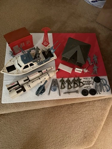 Vintage Playset Marx Radar MPC Parts Boat Building Tent Soldiers Parts Lot
