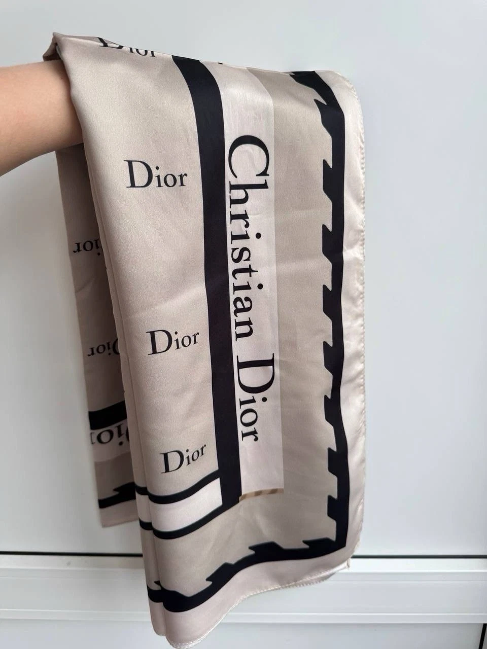 Châle écharpe flottante transparente logo long mousseline de soie Christian Dior