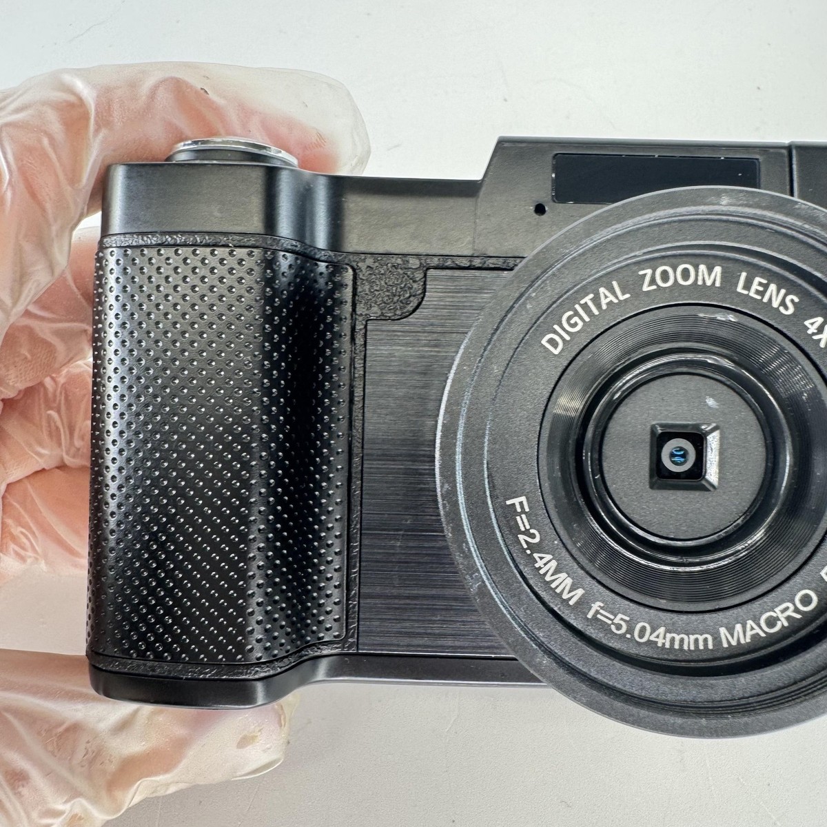 2.7K UHD Digital Camera 4X Zoom LCD Screen 52mm Lens CMOS Video