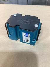 MAC VALVES INC 6332D-000-RA / 6332D000RA (USED)