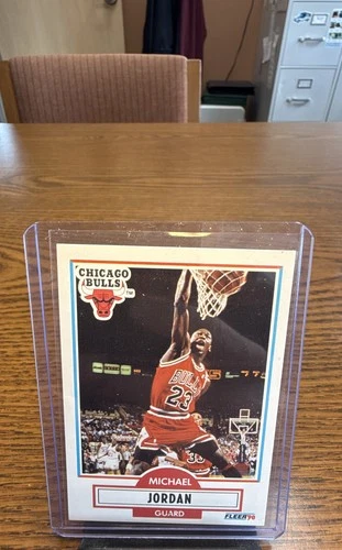 1990-91 Fleer - Michael Jordan #26 Black Line Above Biographical Information