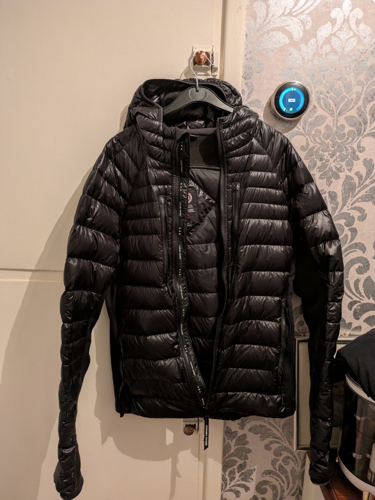 Canada Goose Hybridge Lite Tech Down Hoody image 3
