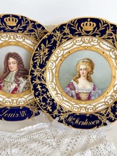 Paire D’assiettes De Cabinet En Porcelaine Sevres Bijoux Sevres Jewelled