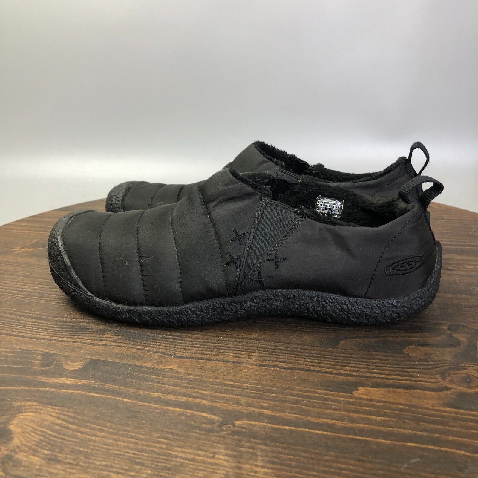 Scarpe KEEN invernali slip on uomo taglia 10 5 nere isolate