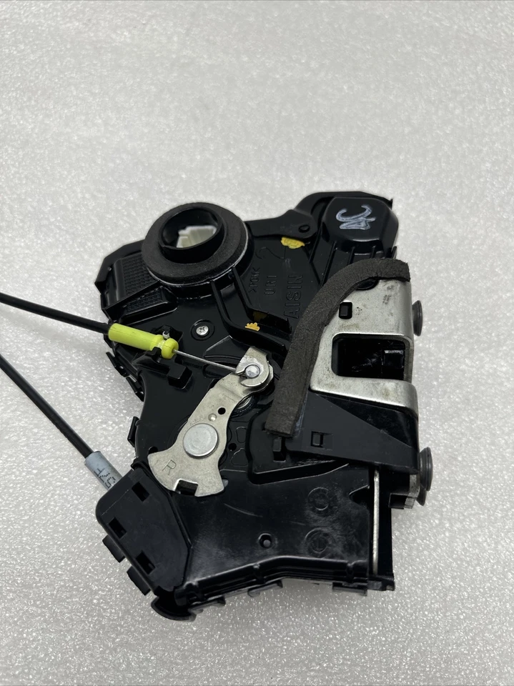 Toyota Tundra 2007-2013 cierre de puerta del lado del pasajero delantero derecho OEM Foto 3 de 4