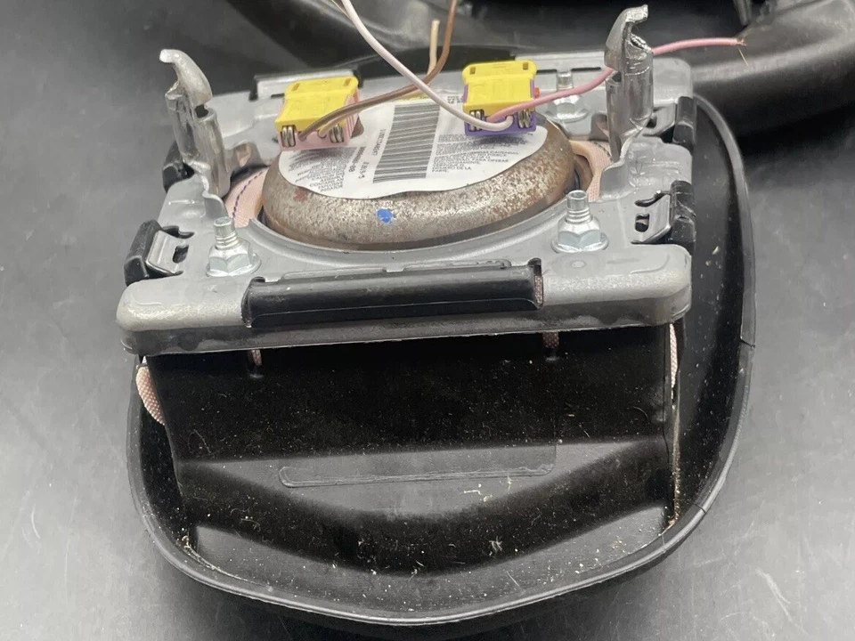 Cadillac Escalade 15-20 Bag Front  - Image 3 of 3