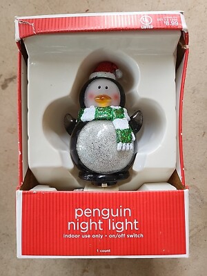 Target 2008 Christmas Penguin Night Light Plugin Off/on Switch