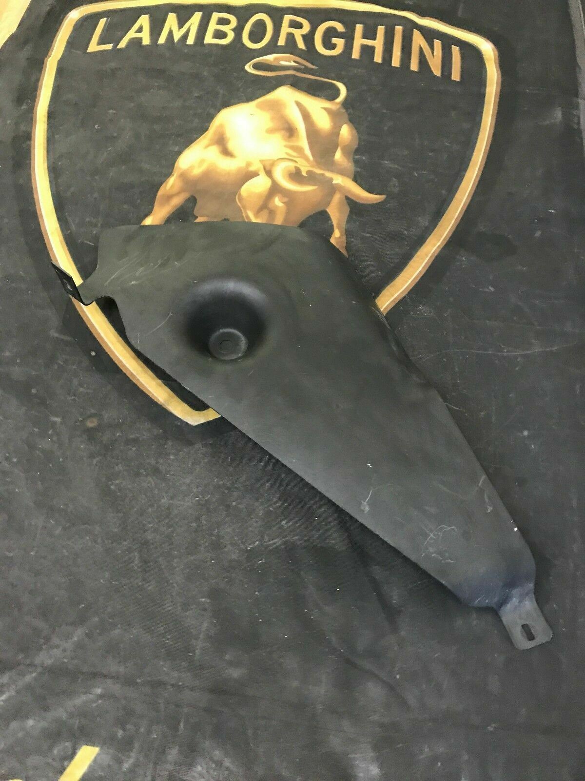 LAMBORGHINI MURCIELAGO REAR RIGHT SIDE AIR CONVEYOR PLASTIC COVER OEM 410807516