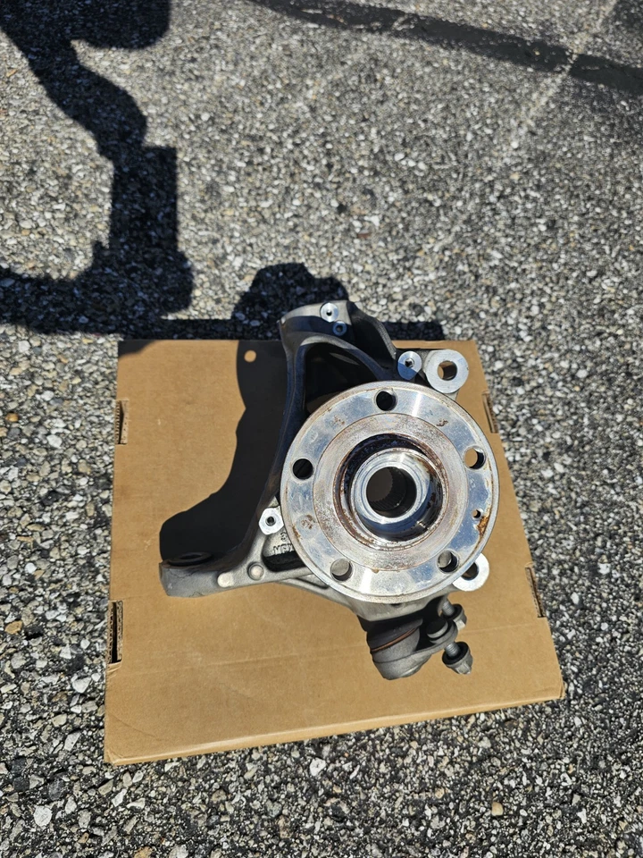 Volkswagen Tiguan 2018-2024 tracción delantera derecha eje nudillo y cubo de rueda genuino Foto 3 de 4