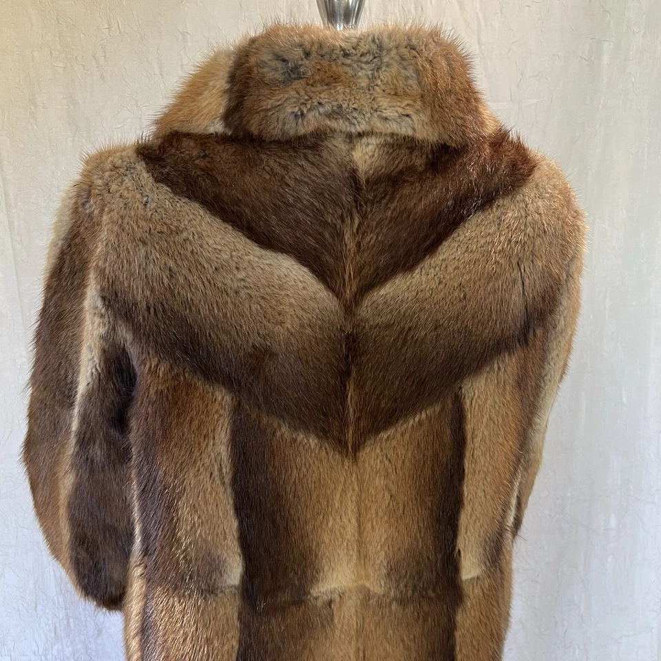 VTG Fur Coat Muskrat Fox Mink Helenski Scandinavian MIDI Pockets Lined Soft READ - Image 2 of 4