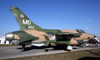Republic F-105 F105 Thunderchief Desk Wood Airplane New Model Large Scale 1/48