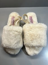 Juicy Couture Fuzzy Women s Slippers Size 9