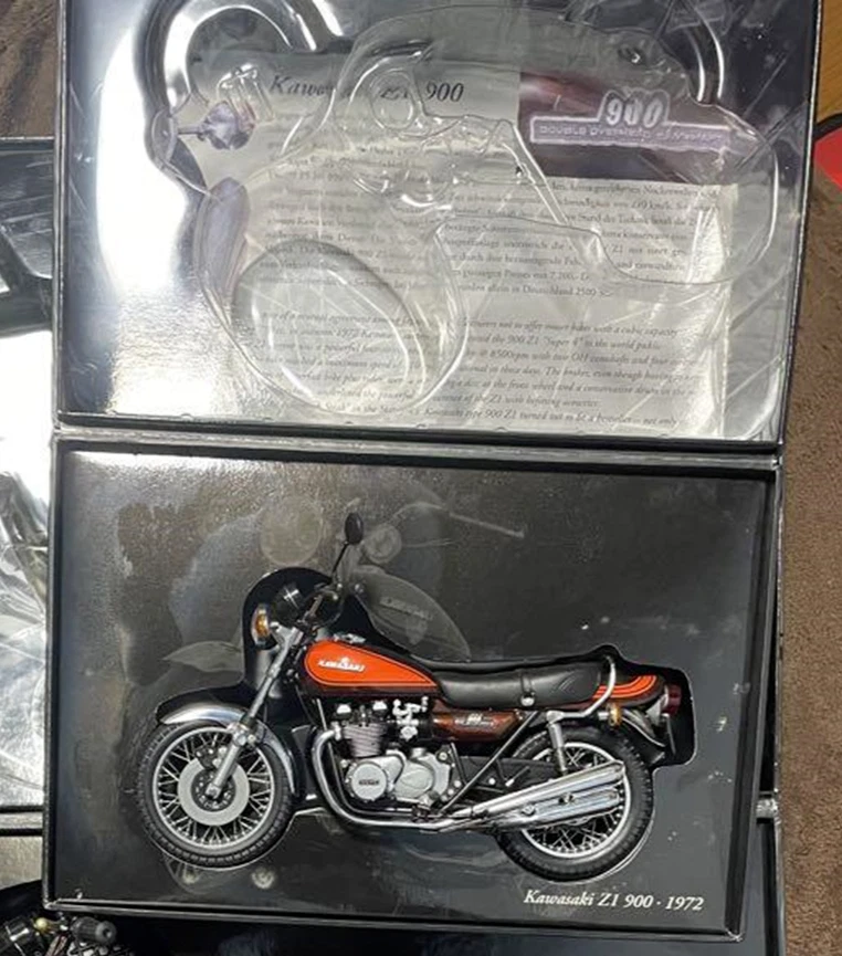 MINICHAMPS KAWASAKI Z1 900 1 12 Candy brown 1972 Classic Bike