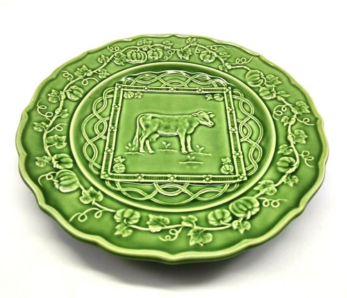 Bordello Pinheiro Cow and Pumpkins Scalloped Plate Portugal Green - Picture 2 of 12