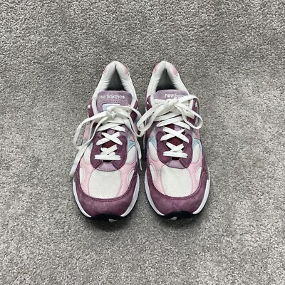 Size 10.5 D New Balance 992 x KITH Kithmas Collection Burgundy