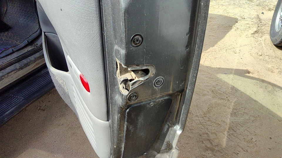 Pestillo de puerta delantera derecha para pasajero Chevy Suburban 1992-1999 con varillas/cables OEM Foto 3 de 4