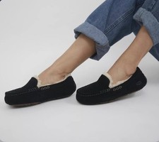 UGG Ansley Black Suede Sheepskin Warm Moccasins Slippers Shoes Size US 8 Women
