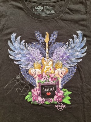 Hard Rock Cafe Washingston D.C. Shakira authentic signed signature t shirt
