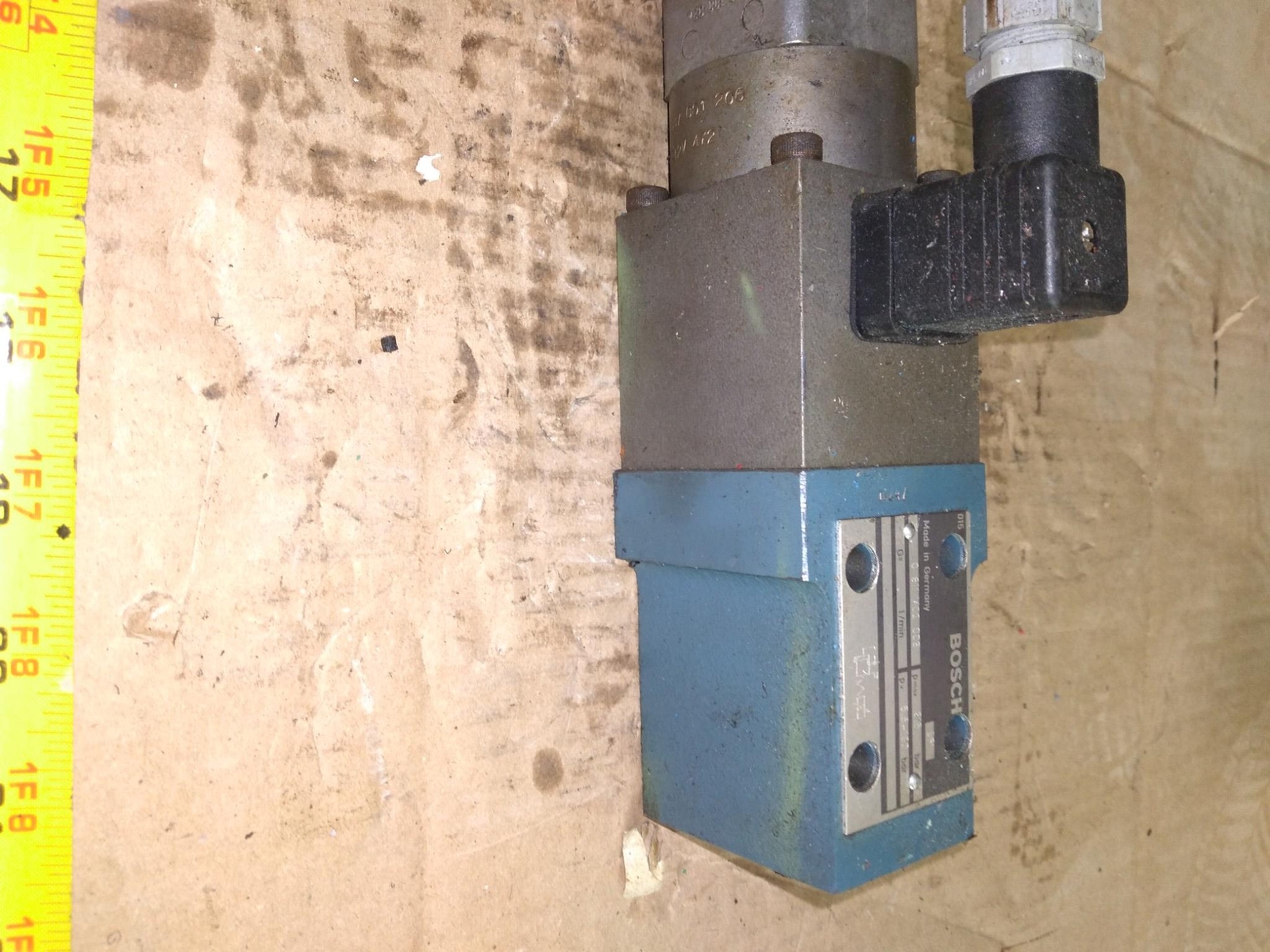 BOSCH 0 811 402 003 315BAR 1 835 100 034  REXROTH VICKERS HYDRAULIC