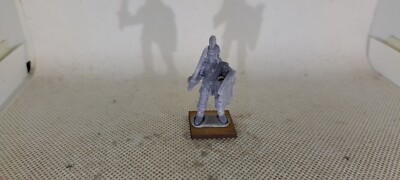 28mm ME: Holzelfen Schwertkämpfer mit Schild - Typ 5