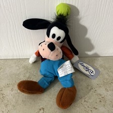 Disney Store Goofy Dog Bean Bag Plush 10 inch Stuffed Animal Doll Toy